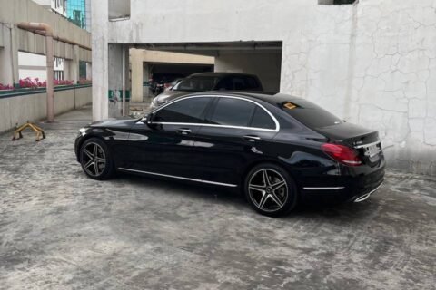 出售奔驰c200 2.0t 2015 公里数3万+ 成色新