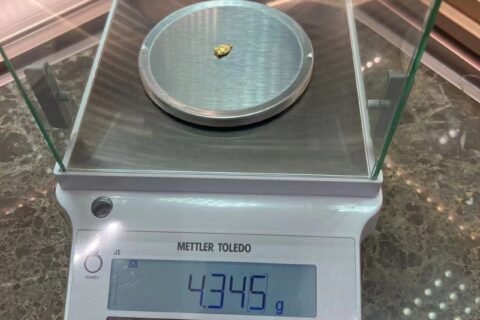 非六福品牌可以换购，按当天换购价八折回收换购，火烧后称重