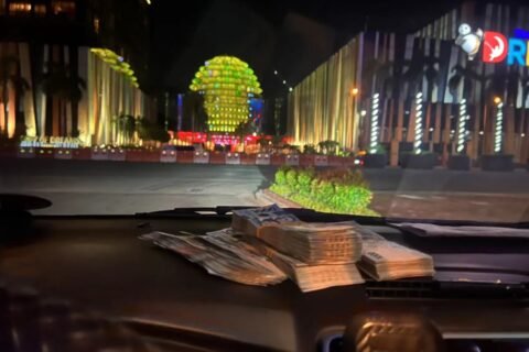 China888s微信朋友圈禁言一个月，可以添加微信zsmallph 客服号😅