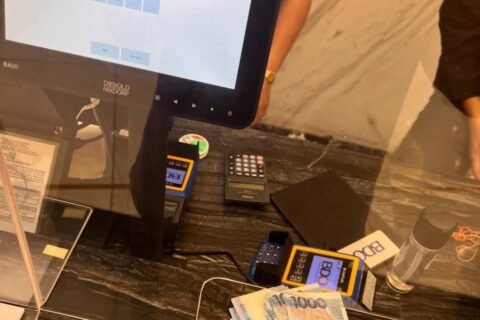 10.25  免税店天之蓝XO买单，beacon上门收p.大额柜台无卡存安排