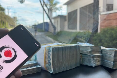 11.10 上门收工资单，国内送现金预约50万rmb. 汇率8.4