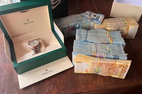 12.22 收款170个W，顺便帮客户把劳力士拿去抛光😎
