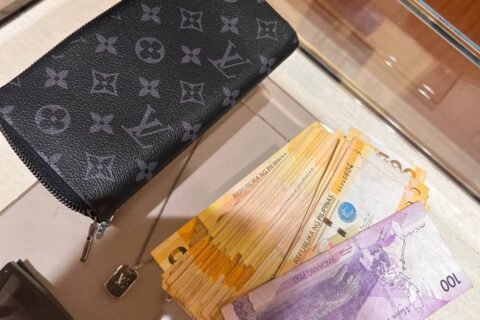 12.21 LV长款男士钱包买单，白资上门秒到收P